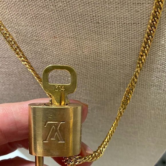 Louis Vuitton Lock & Key #314 on Market Chain Necklace. - Picture 5 of 5